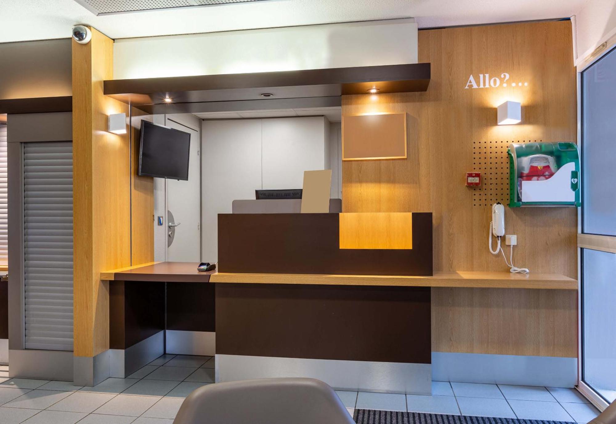 B&B Hotel Chartres Le Forum ル・クードレイ エクステリア 写真