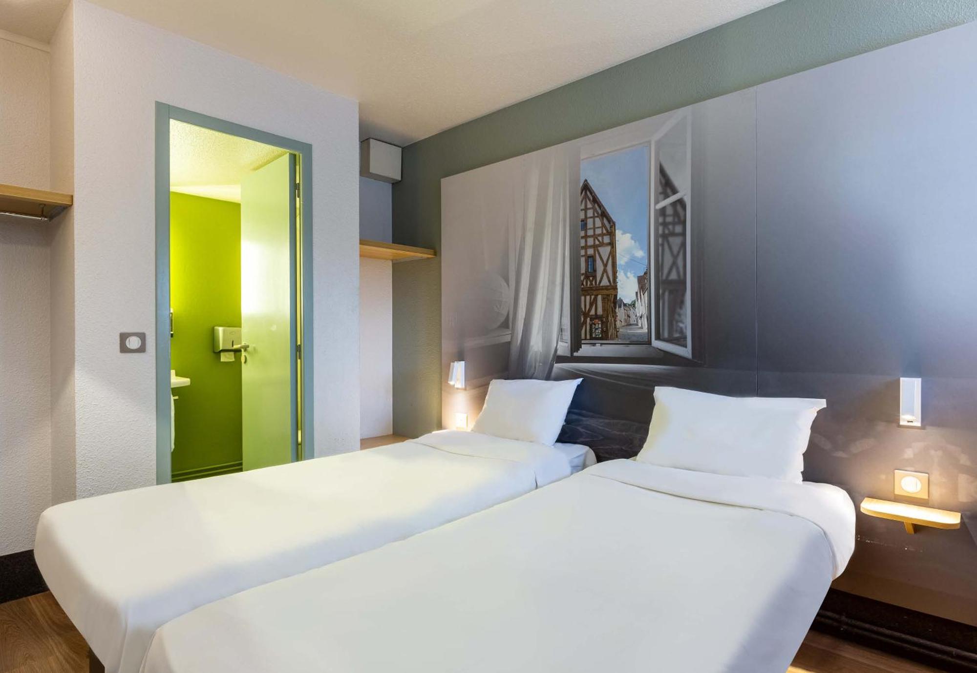 B&B Hotel Chartres Le Forum ル・クードレイ エクステリア 写真